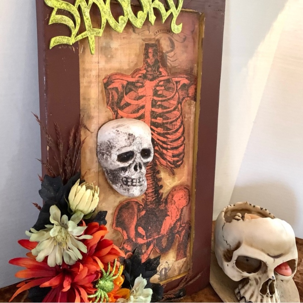 "Spooky" skeleton wall art with floral accents. - Picture 5 of 9